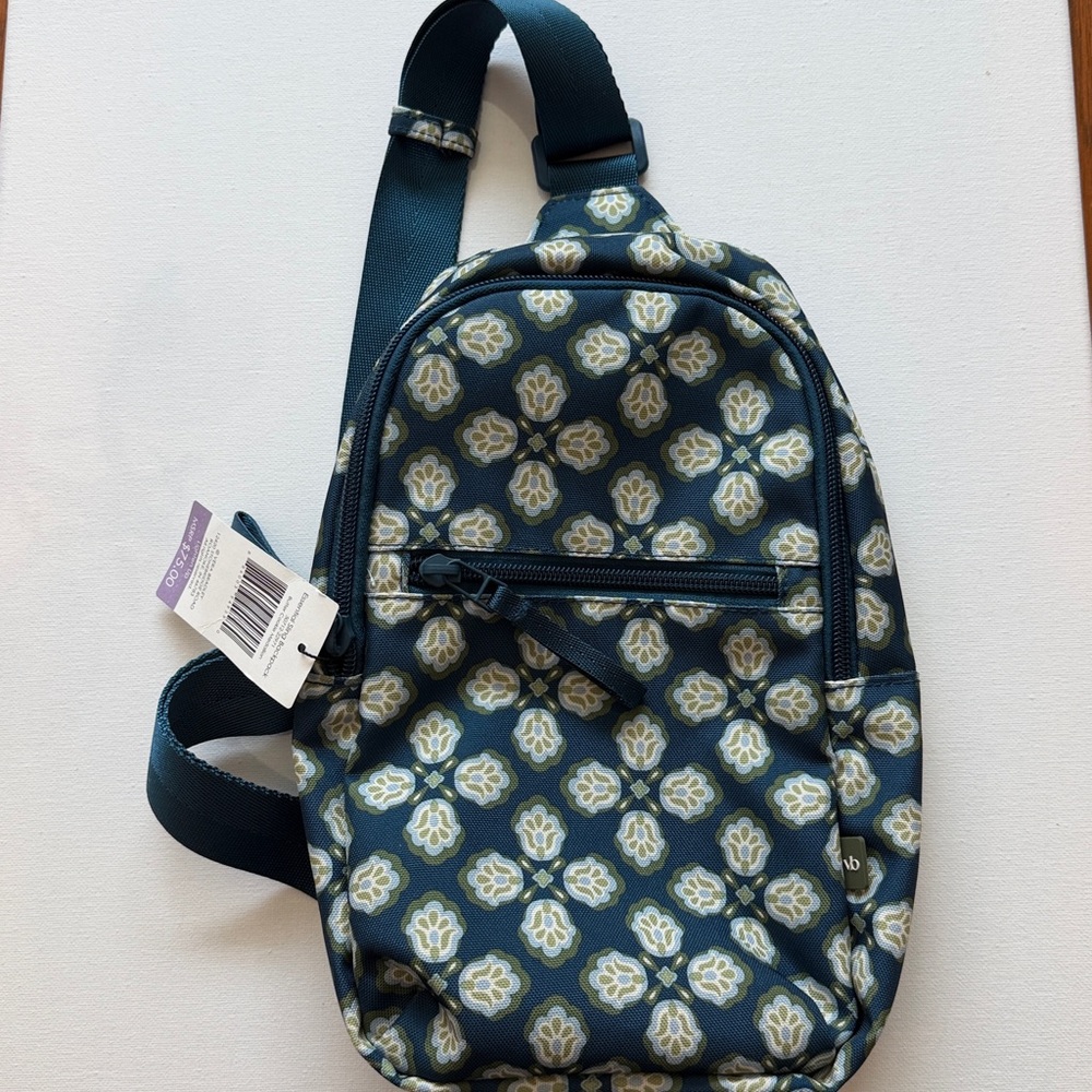 Vera Bradley Essential Sling Backpack Butter Cookie NWT - Picture 7 of 7